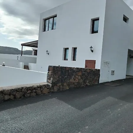 Casa Encarnacion Holiday home
