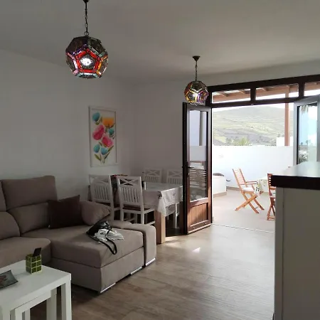 Casa Encarnacion Nyaraló Haría